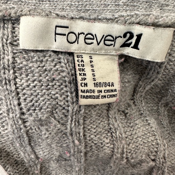 Forever 21 Cardigan - Picture 2 of 3
